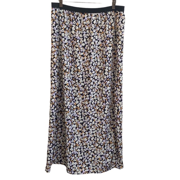 Sanctuary Dresses & Skirts - Sanctuary Hi Slit Floral‎ Print Midi Skirt